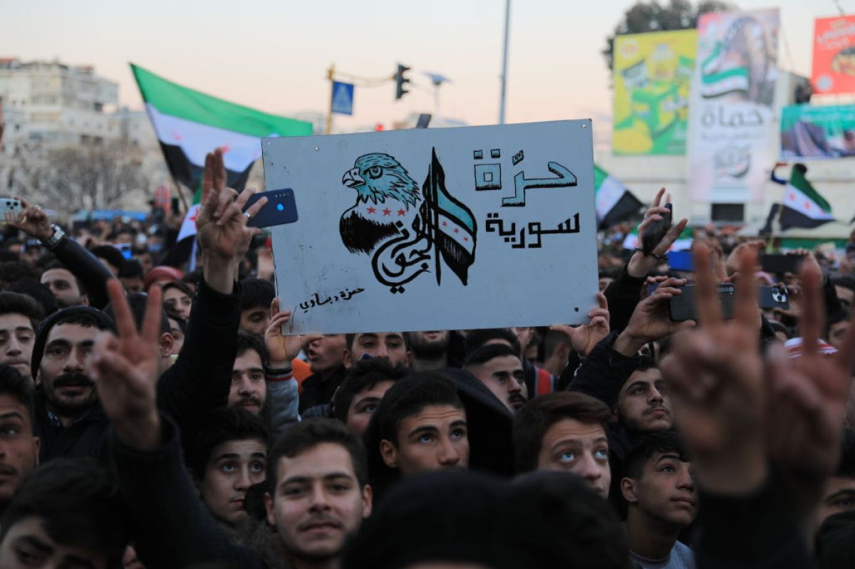 U.S. drops bounty on new Syrian leader amid promising talks