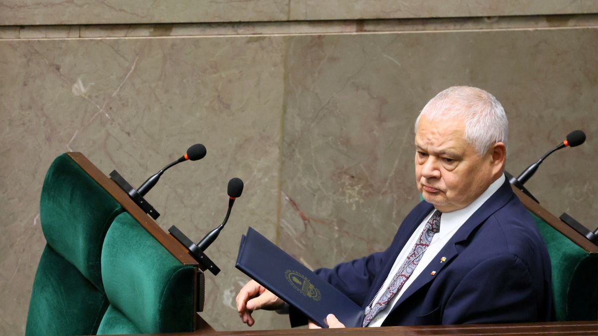 Członkowie RPP ujawnili, jak wyglądają posiedzenia z prezesem NBP Adamem Glapińskim (na zdjęciu). Wywołało to falę komentarzy