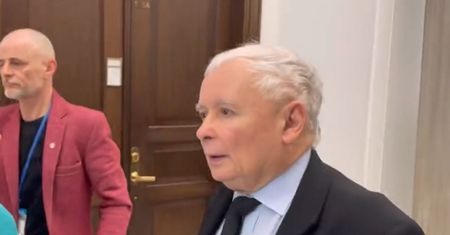 Kaczyński złapany w Sejmie. Trzy razy powtórzył zdanie o prezydencie