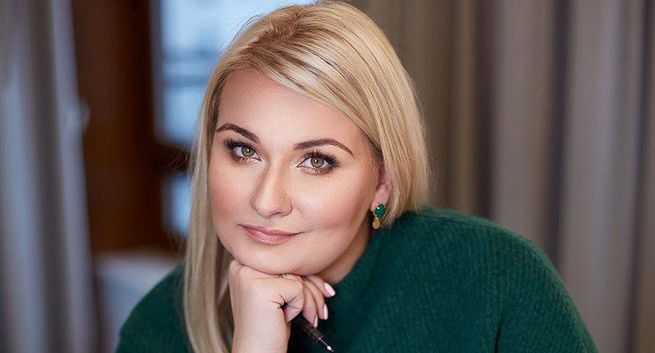 Karolina Cwalina prowadzi nowy talk-show #GirlsTalk na YouTube