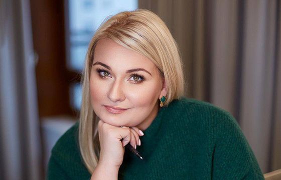 Karolina Cwalina prowadzi nowy talk-show #GirlsTalk na YouTube