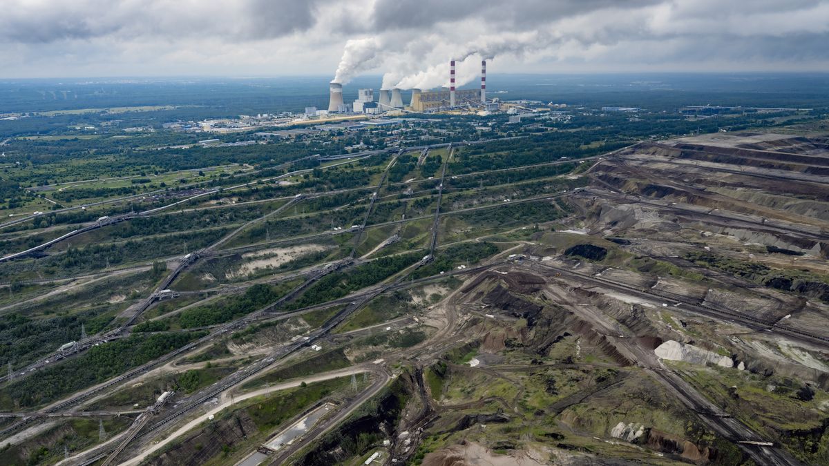 Kleszczow, 09.05.2020. Elektrownia Belchatow z lotu ptaka ### POLAND ONLY ###