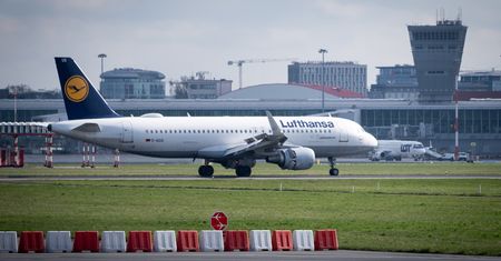 Linii lotniczych w Europie jest za dużo? Lufthansa znów ma apetyt, LOT takie plany musi odłożyć