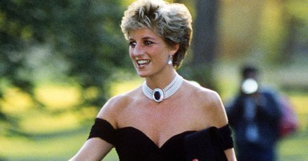 Księżna Diana w "sukience zemsty". To był akt buntu przeciwko królowej