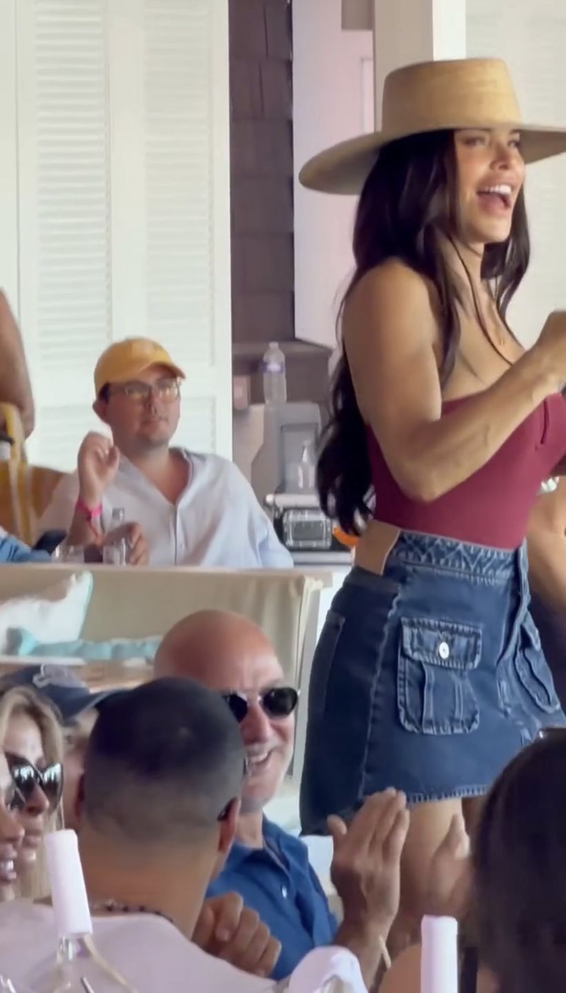 Lauren Sanchez bawi się w St. Barts