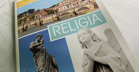 Religia w szkole. Ławki pustoszeją