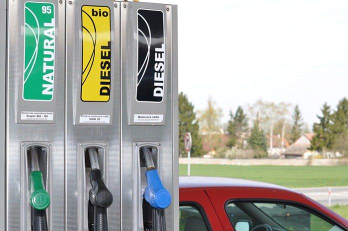 Rynek paliw: Diesel tanieje, marże stacji rekordowe! Co wpływa na ceny przy dystrybutorze?