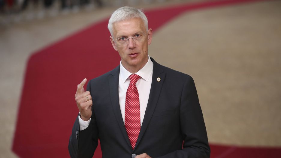 Special European Council in Brusselsepa08551095 Latvia's Prime Minister Arturs Krisjanis Karins makes a statement as he arrives for an EU summit at the European Council building in Brussels, Belgium, 17 July 2020. Leaders from 27 European Union nations meet face-to-face for the first time since February, despite the dangers of the coronavirus pandemic, to assess an overall budget and recovery package spread over seven years estimated at some 1.75 trillion to 1.85 trillion euro.  EPA/FRANCISCO SECO / POOL Dostawca: PAP/EPA.FRANCISCO SECO / POOL