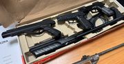 Strzelał z wiatrówki do przypadkowych pojazdów i mieszkań- został ustalon y i zatrzymany przez policjantów.