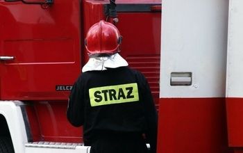 Zwyczajna akcja, nietypowe znalezisko. Policjanci po interwencji straży pożarnej w Poznaniu znaleźli torbę z narkotykami