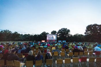 Gołuchów: Kino plenerowe „wędruje” po gminie. Kolejny przystanek