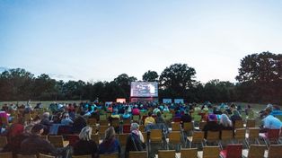 Gołuchów: Kino plenerowe „wędruje” po gminie. Kolejny przystanek