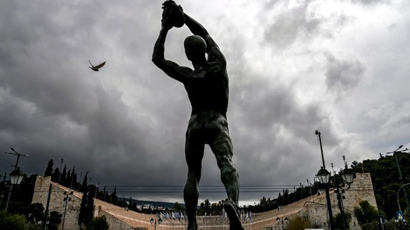 Що якби олімпійці повернулися до традиції змагатися оголеними?