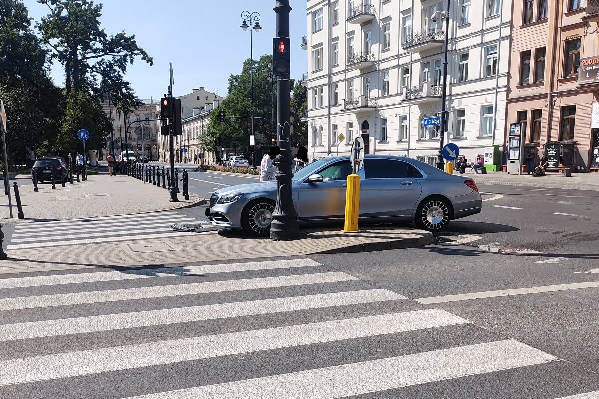 Zderzenie mercedesa z citroenem na ul. 3 Maja w Lublinie