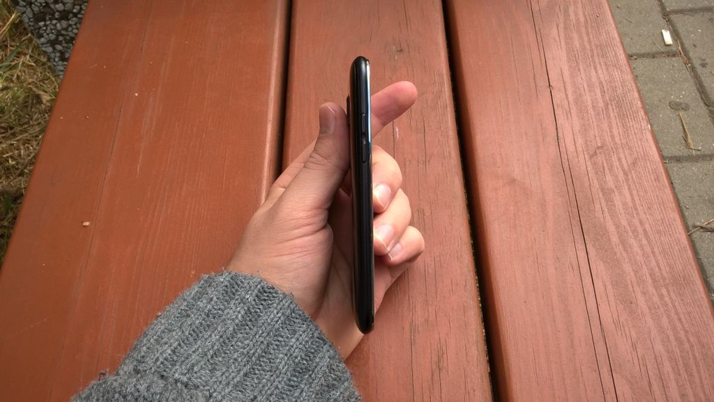 Samsung Galaxy J1 - test i recenzja smartfona za mniej niż 400 zł 4