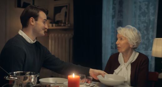 "Święta wśród ludzi, nie wśród mebli" - IKEA walczy z samotnością