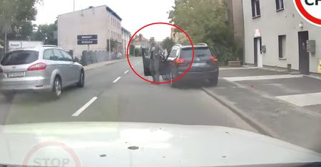 Nie kupili od niego samochodu. Mężczyzna wpadł w furię
