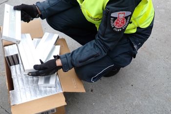 To miały być preparaty do golenia. Służby znalazły 18 mln papierosów