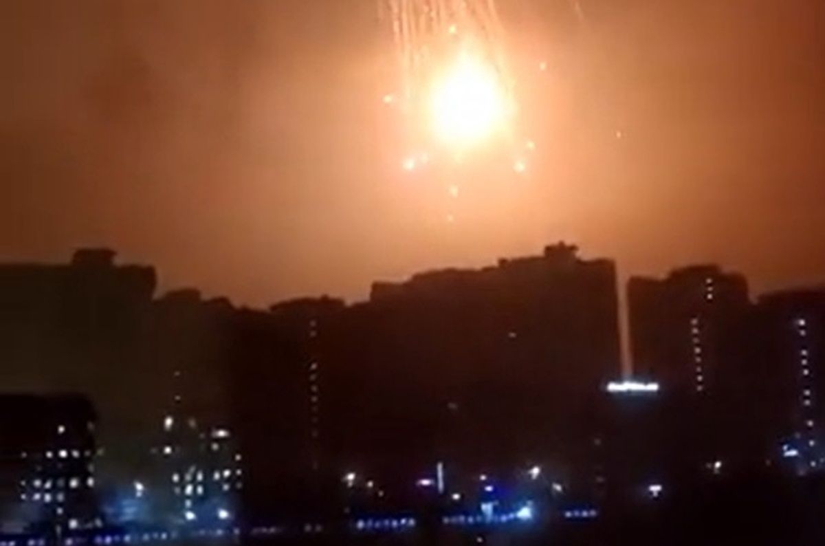 Rosyjski samolot zestrzelony nad Kijowem. Pokazali światu nagranie