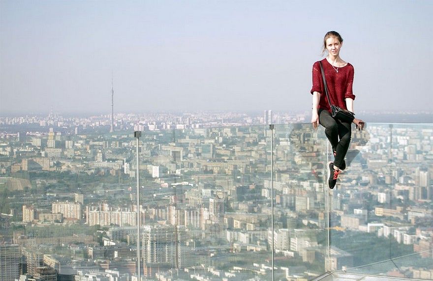 Szalona Rosjanka i jej niesamowite selfie. Od tych widoków może zakręcić się w głowie! 16