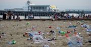 Brytyjczycy wylegli na plaże. To skandal, co po sobie zostawili