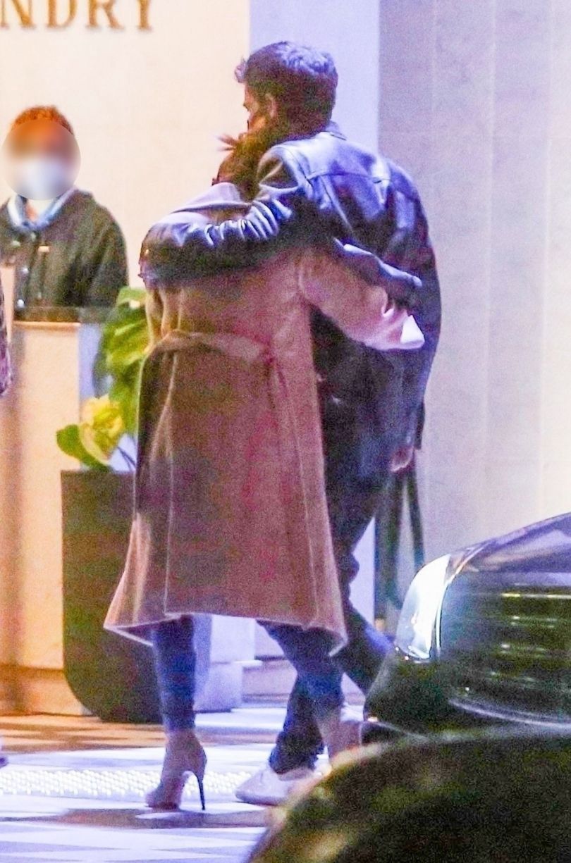 Jennifer Lopez i Ben Affleck wymieniają czułości w drodze do restauracji
