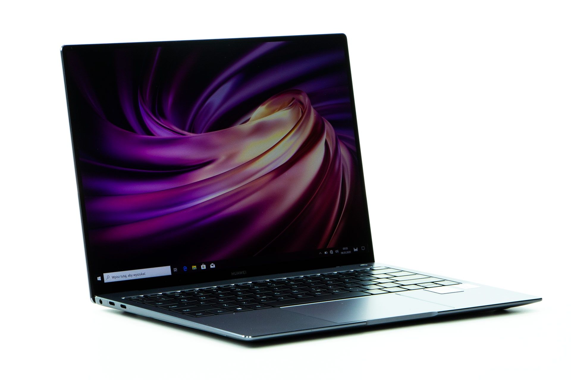 Huawei MateBook X PRO - widok od przodu
