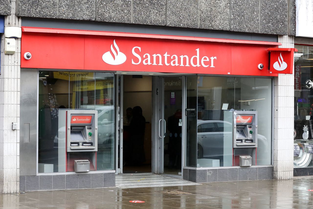 Santander wydał ostrzeżenie. Dostałeś SMS o zwrocie podatku?