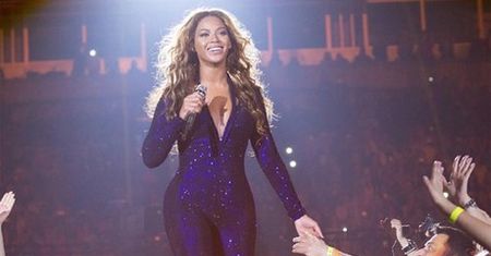 Beyonce karci fana na koncercie!