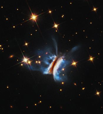Istny chaos. Hubble odkrywa największy znany dysk protoplanetarny