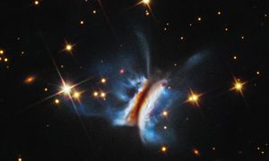 Istny chaos. Hubble odkrywa największy znany dysk protoplanetarny