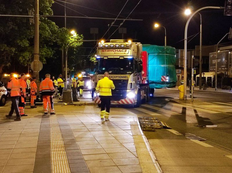 Z Korei do Gdańska, a potem w dalszą drogę. Nocą przez Lublin przejechał potężny ładunek