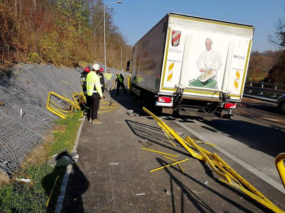 Kolizja ciężarówki w Bałtowie