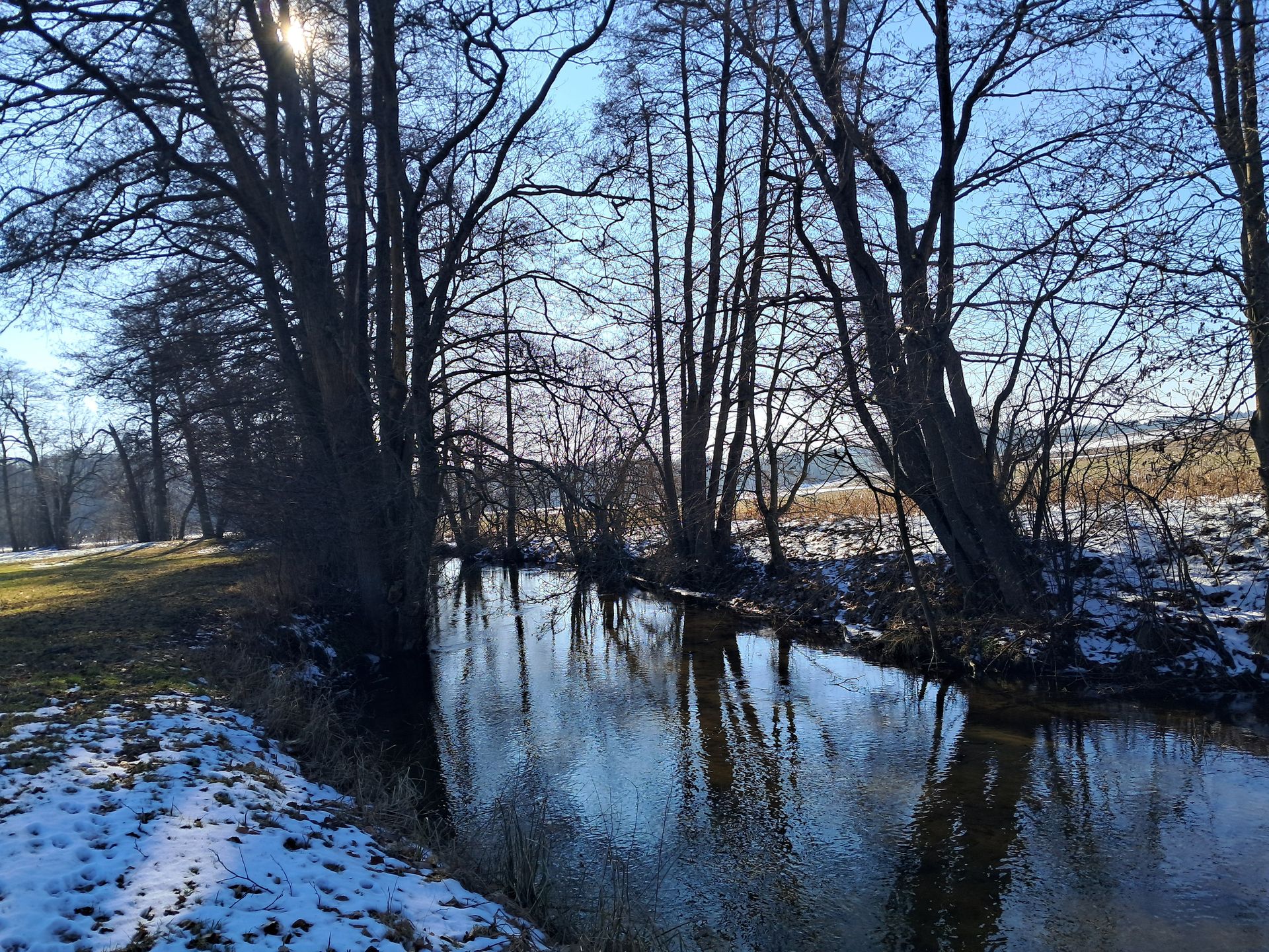 Stary młyn w Amalce dosonale znają kajakarze spływający Słupią