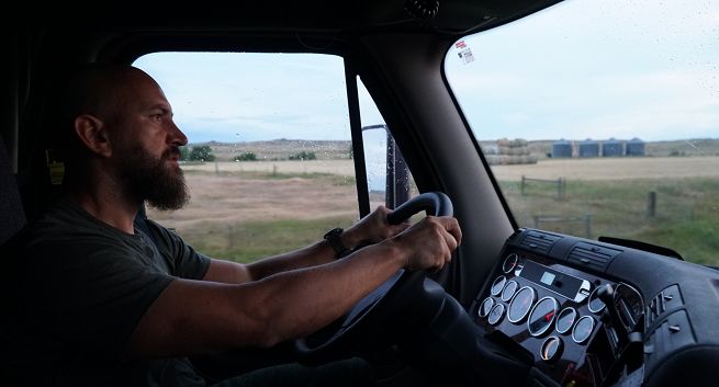 „Ciężarówką przez Stany” jesienną nowością TVN Turbo. Polski kierowca podróżuje przez USA