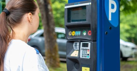 Zapomniała włożyć kartę za szybę. Wygrała w sądzie z Łodzią