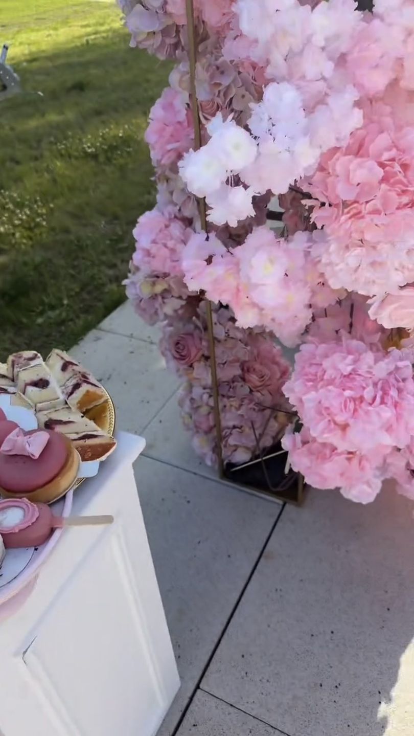 "Różowe" baby shower Oli Tomali