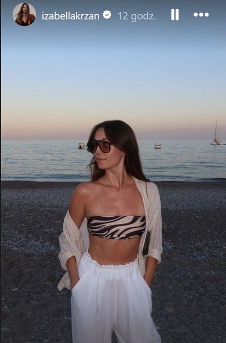 Izabella Krzan na plaży