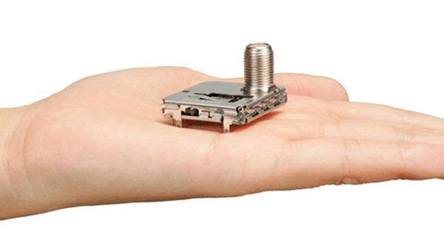 Sharp wyprodukował najmniejszy na świecie cyfrowy tuner telewizyjny 1