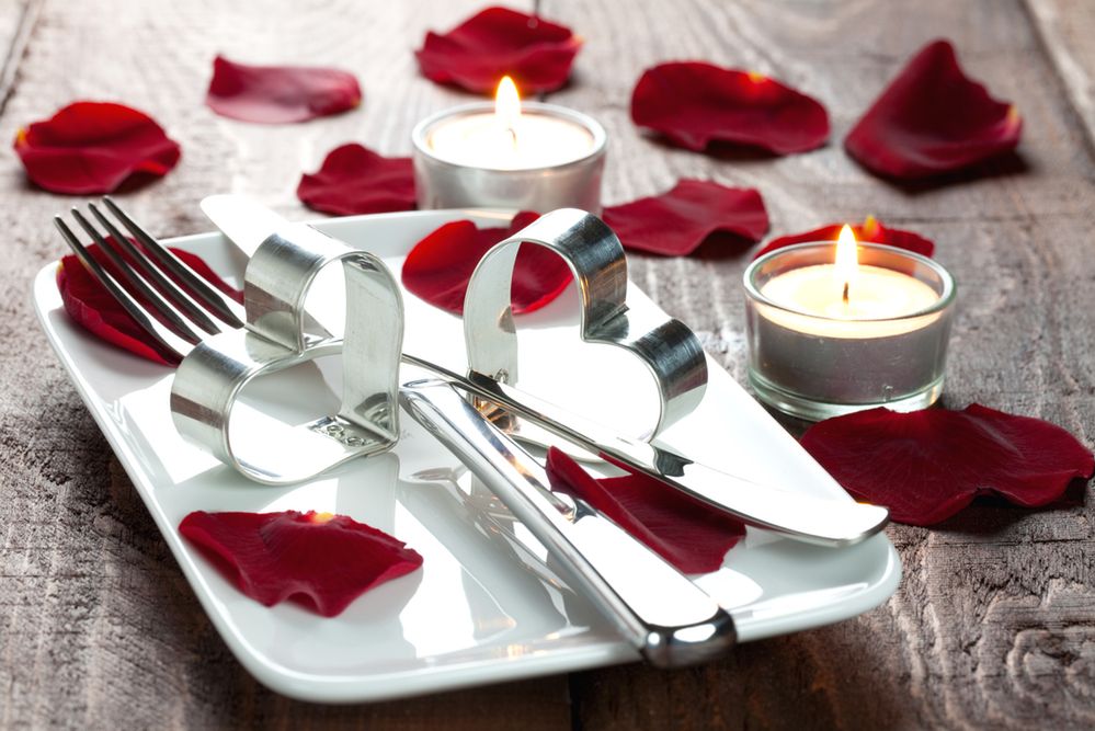Jak przygotować romantyczną kolację dla dwojga?