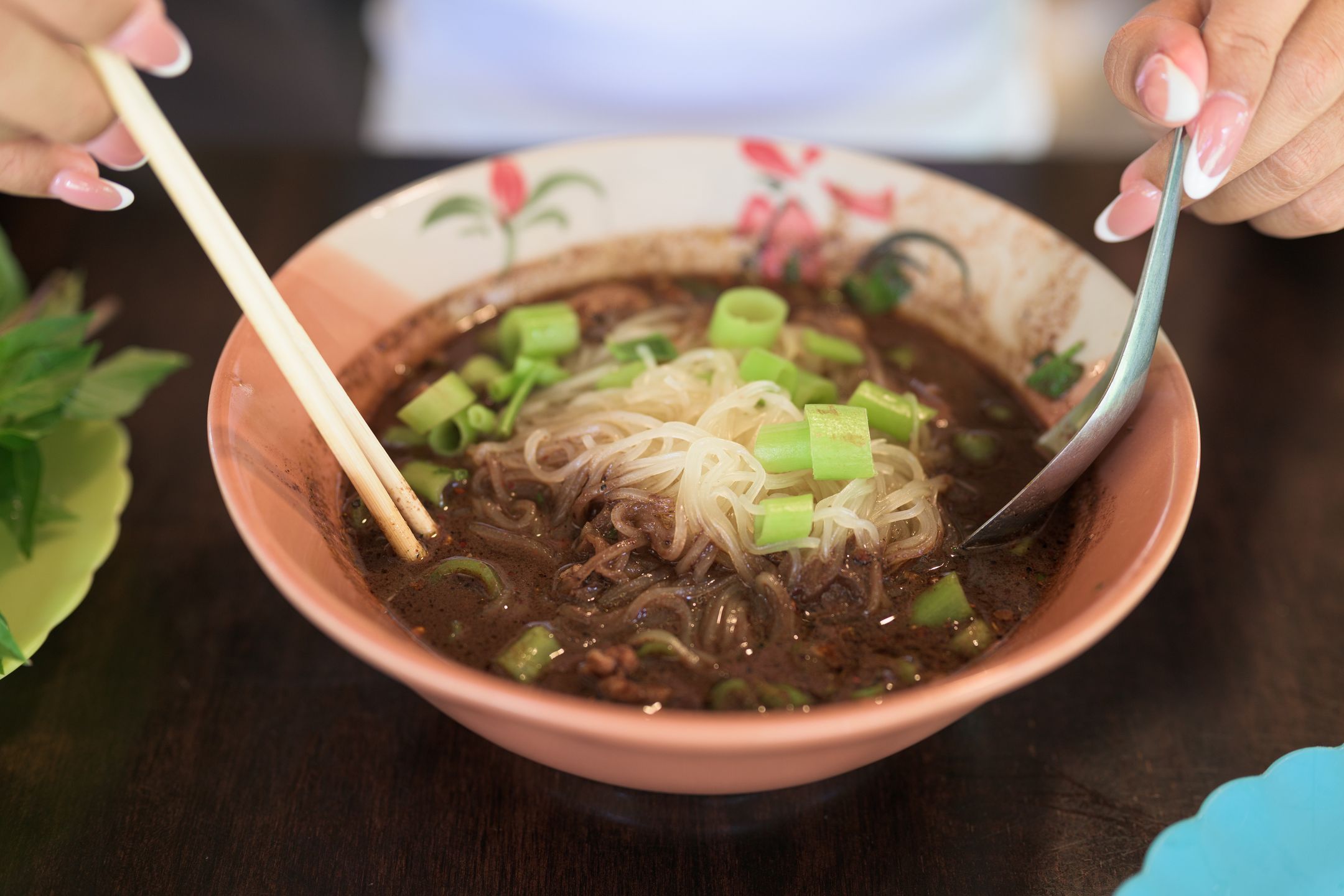 Tajska zupa z dodatkiem świeżej krwi