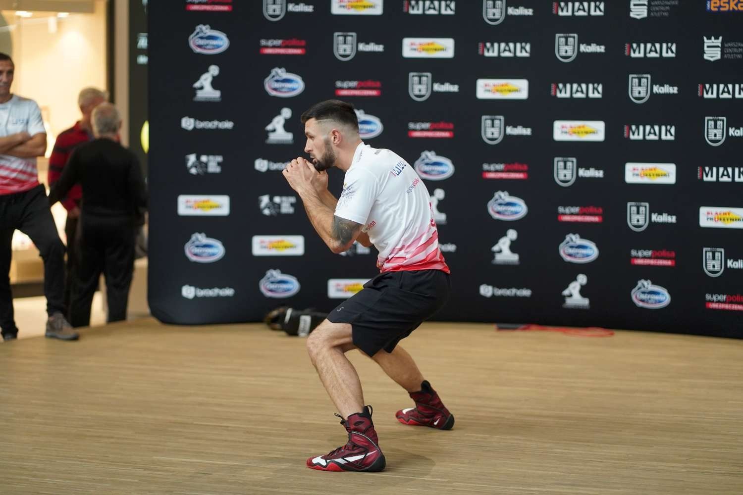 Trening medialny przed galą boksu zawodowego Knockout Boxing Night 39 w Kaliszu