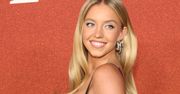 "Reality". Posągowe kształty Sydney Sweeney w odważnej sukience. Dekolt ledwo dawał radę