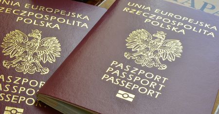 Symbol na paszporcie ma znaczenie. Oto, co zyskujesz