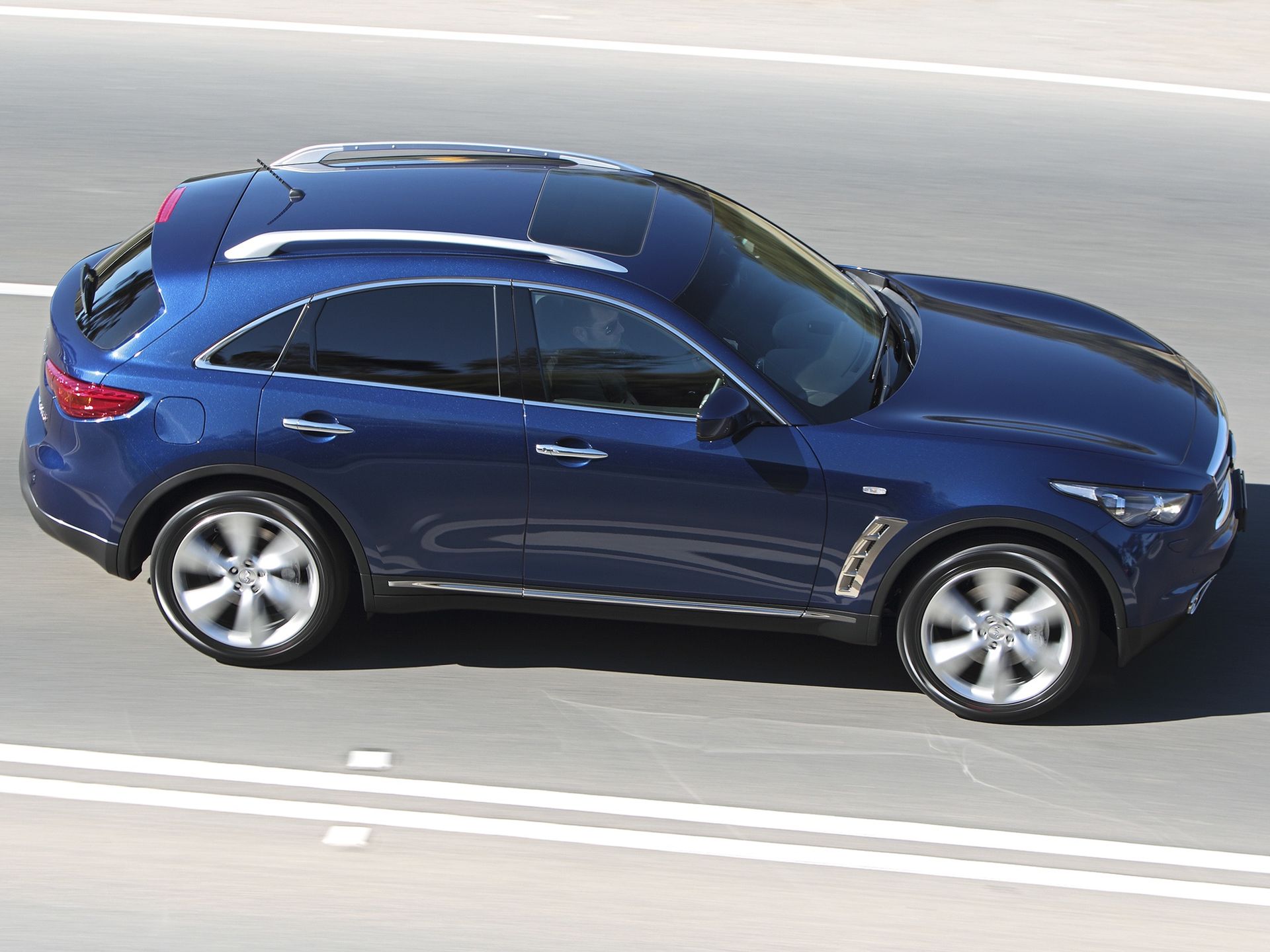 Infiniti QX70