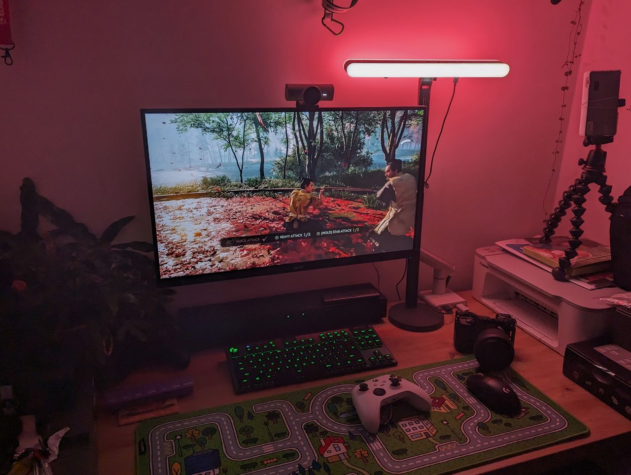 Lampka LED RGB do pracy i streamingu. Logitech Litra Beam LX [Recenzja]