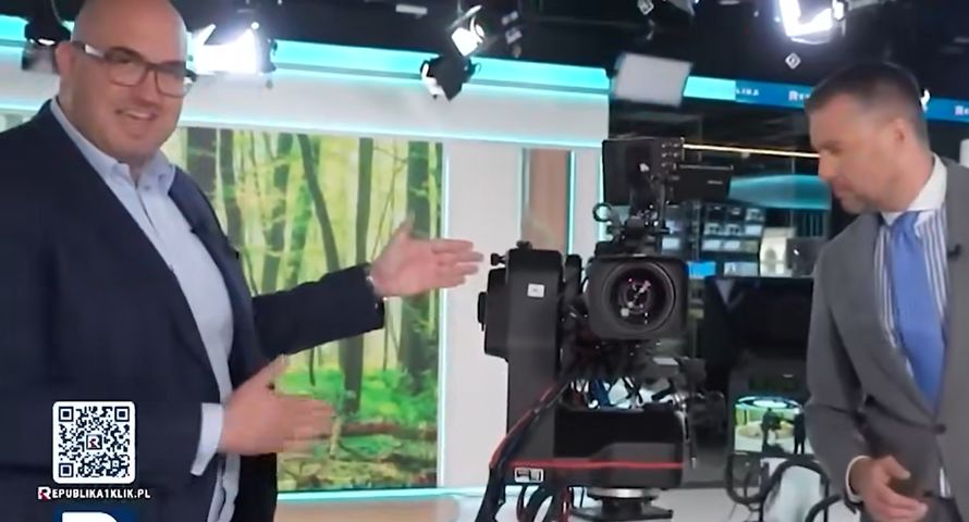 Bóg i Moc Prawdy w Republice? Stacja nazwie kamery, które kupiła dzięki widzom