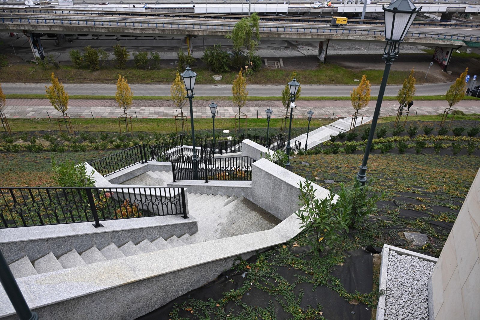Zmodernizowane tarasy już są otwarte po odbudowie