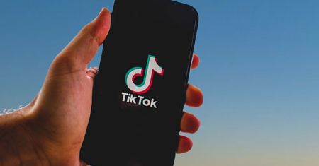 UE uderza w TikToka. Aplikacja z Chin celowo uzależnia?