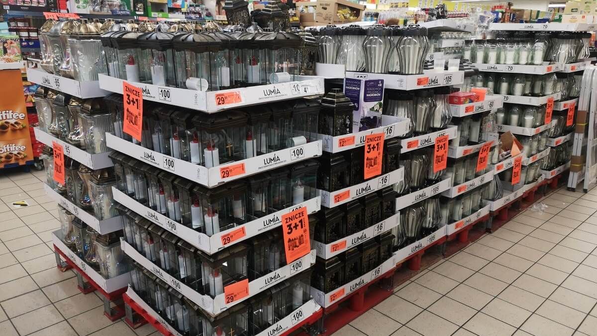 Znicz i wkłady do zniczy Biedronka - oferta październik 2022